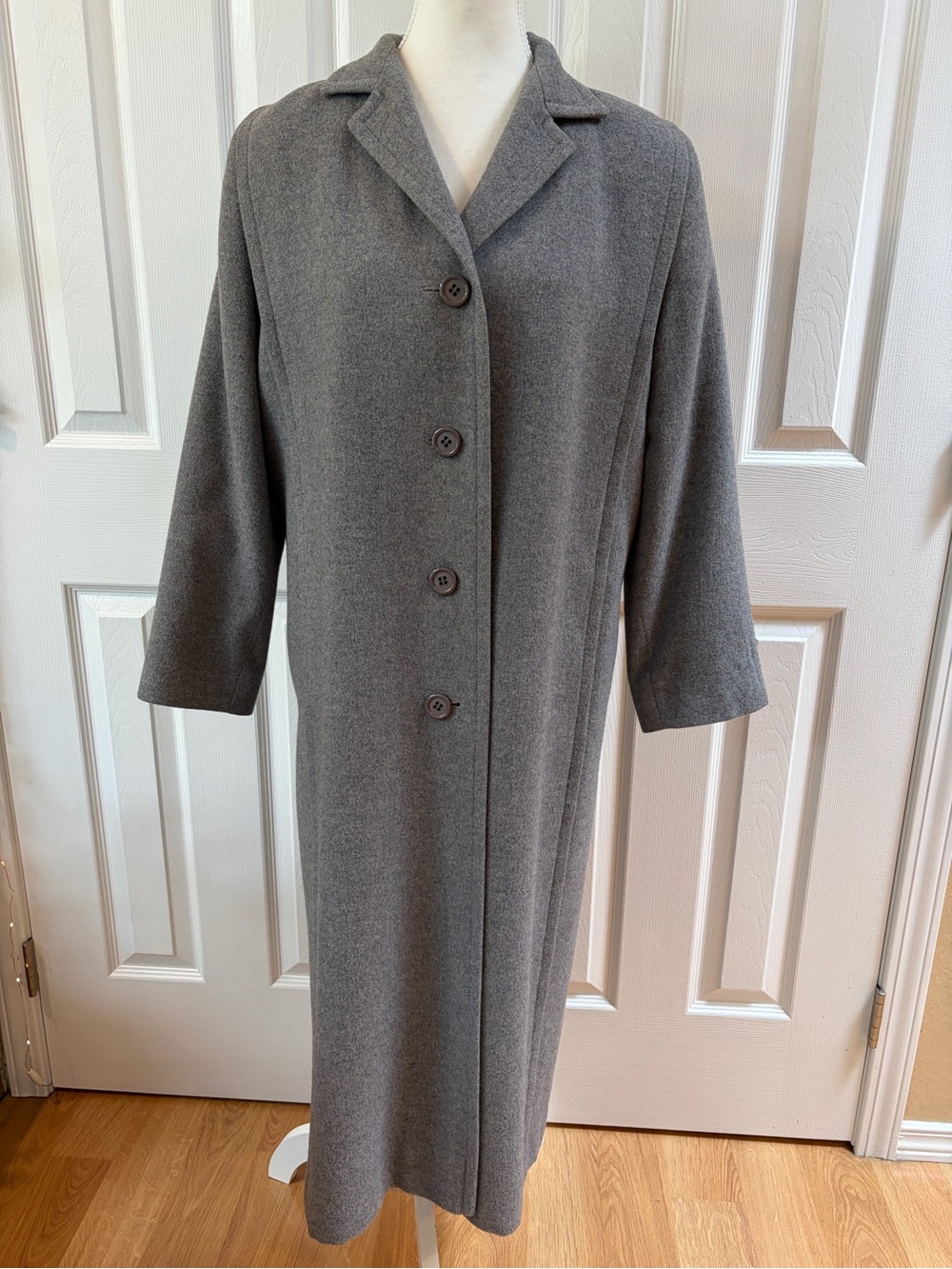 Fluerette Medium Gray Vintage Long  Camel Hair Coat Size M?